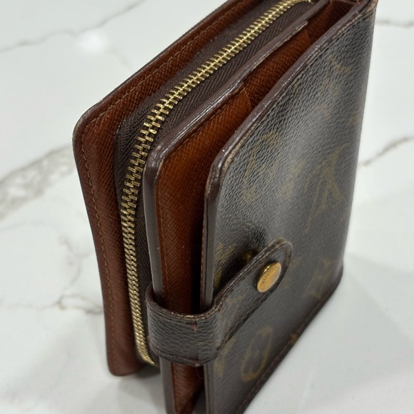 Louis Vuitton Monogram Bifold Zipper Wallet - Picture 2 of 12